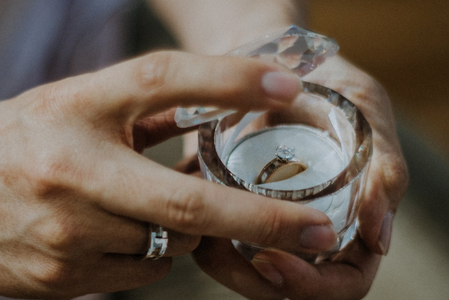 Should You Buy Your Proposal Rings In Store Or Online Love Co