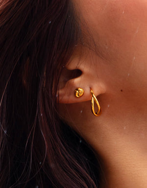 LVC MOD22 Dewdrop Flow Gold Earrings