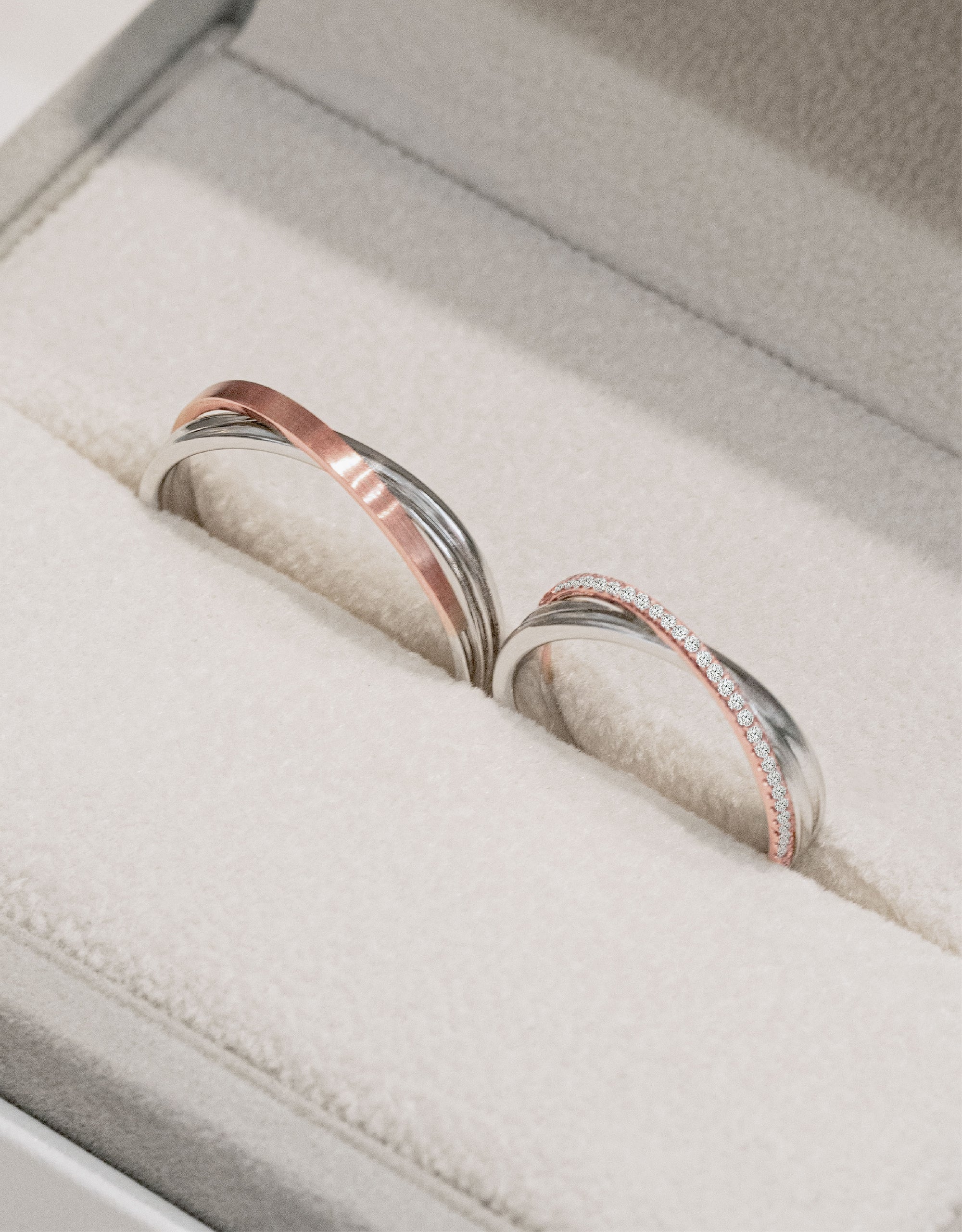 LVC Desirio Cross Wedding Band with Brilliant Diamonds on White or Rose Gold Band
