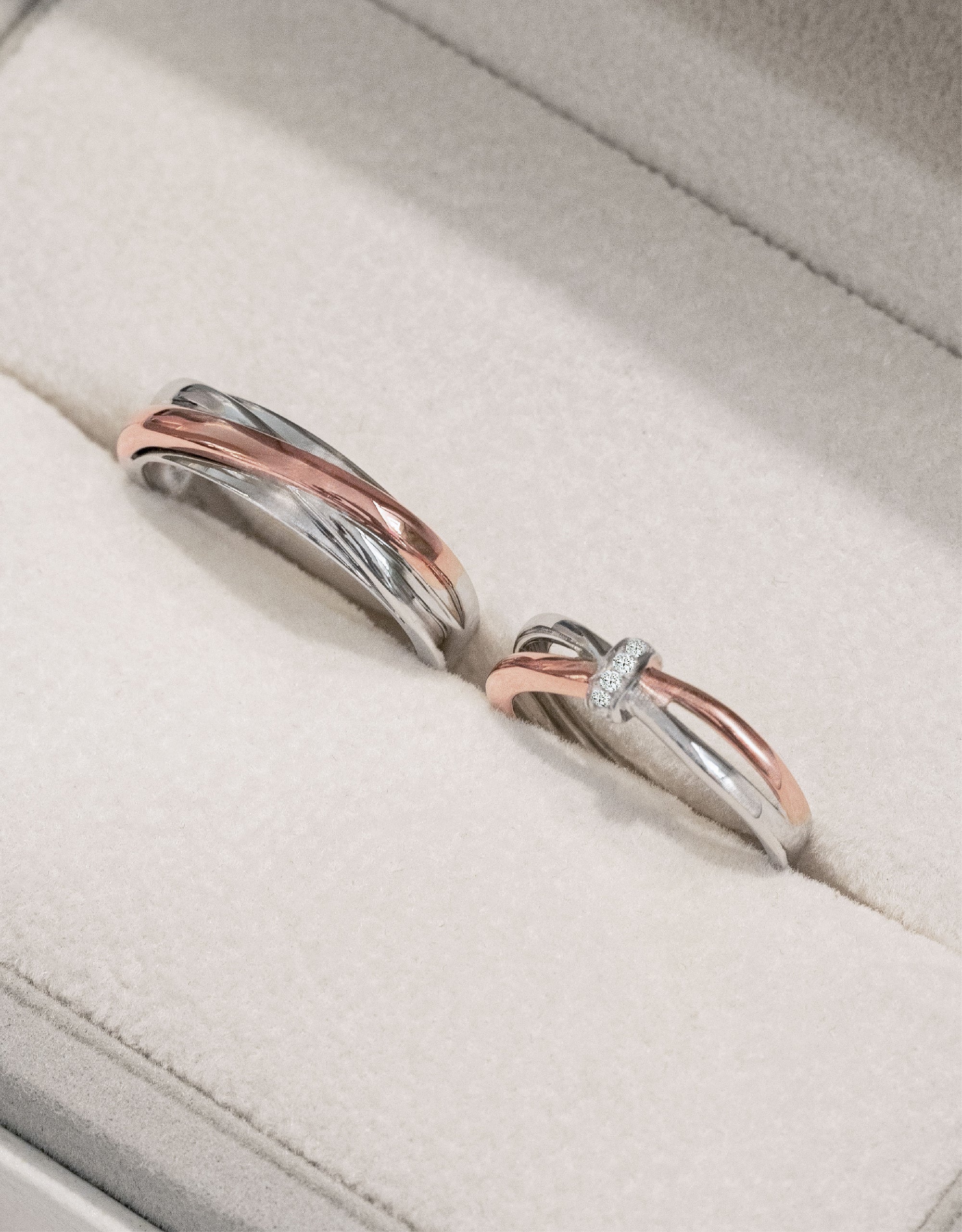 LVC Noeud Love’s Embrace Wedding Band