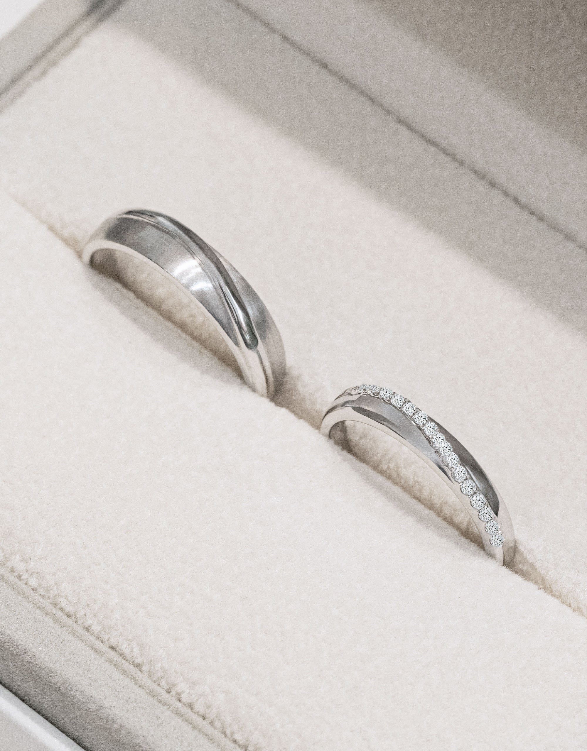 LVC Purete Trust Wedding Band with Diamonds in Platinum