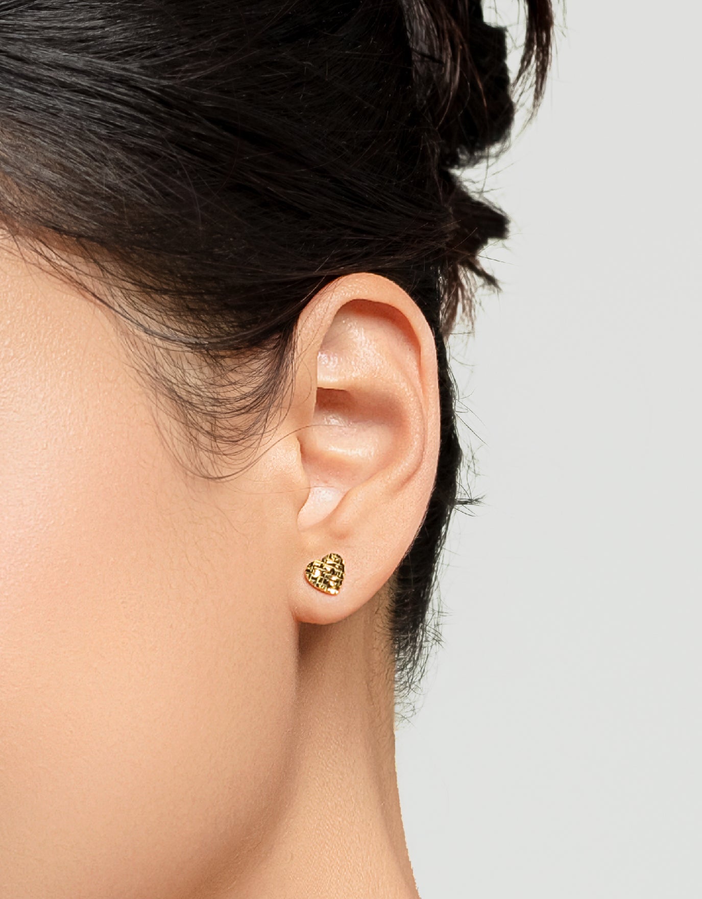 LVC MOD22 Twinkling Heart Gold Earrings