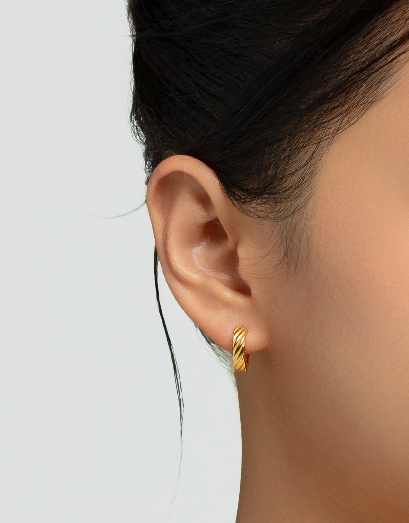 LVC MOD22 Pirouette Swirl Gold Hoop Earrings