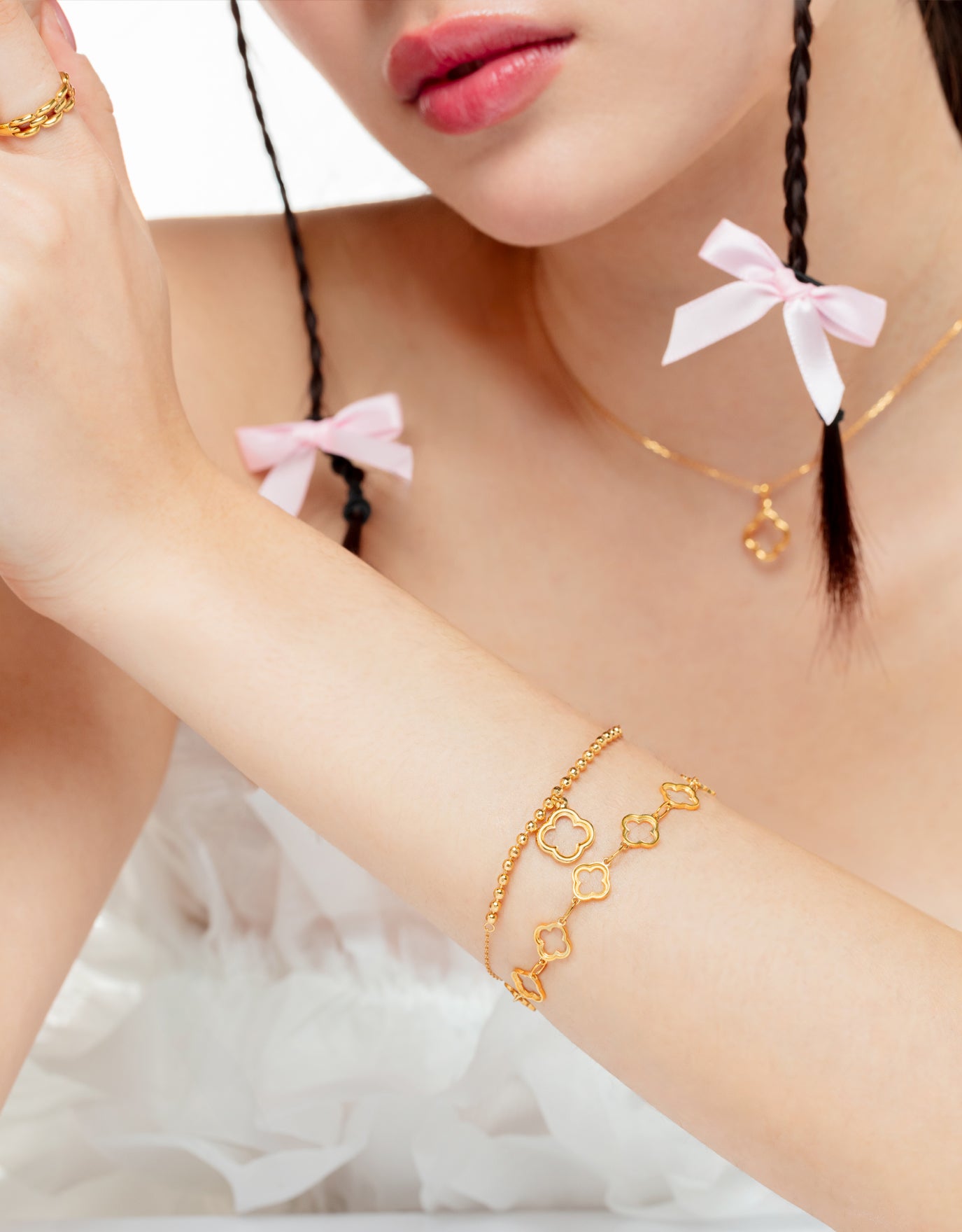 LVC MOD22 Dazzling Clover Gold Bracelet