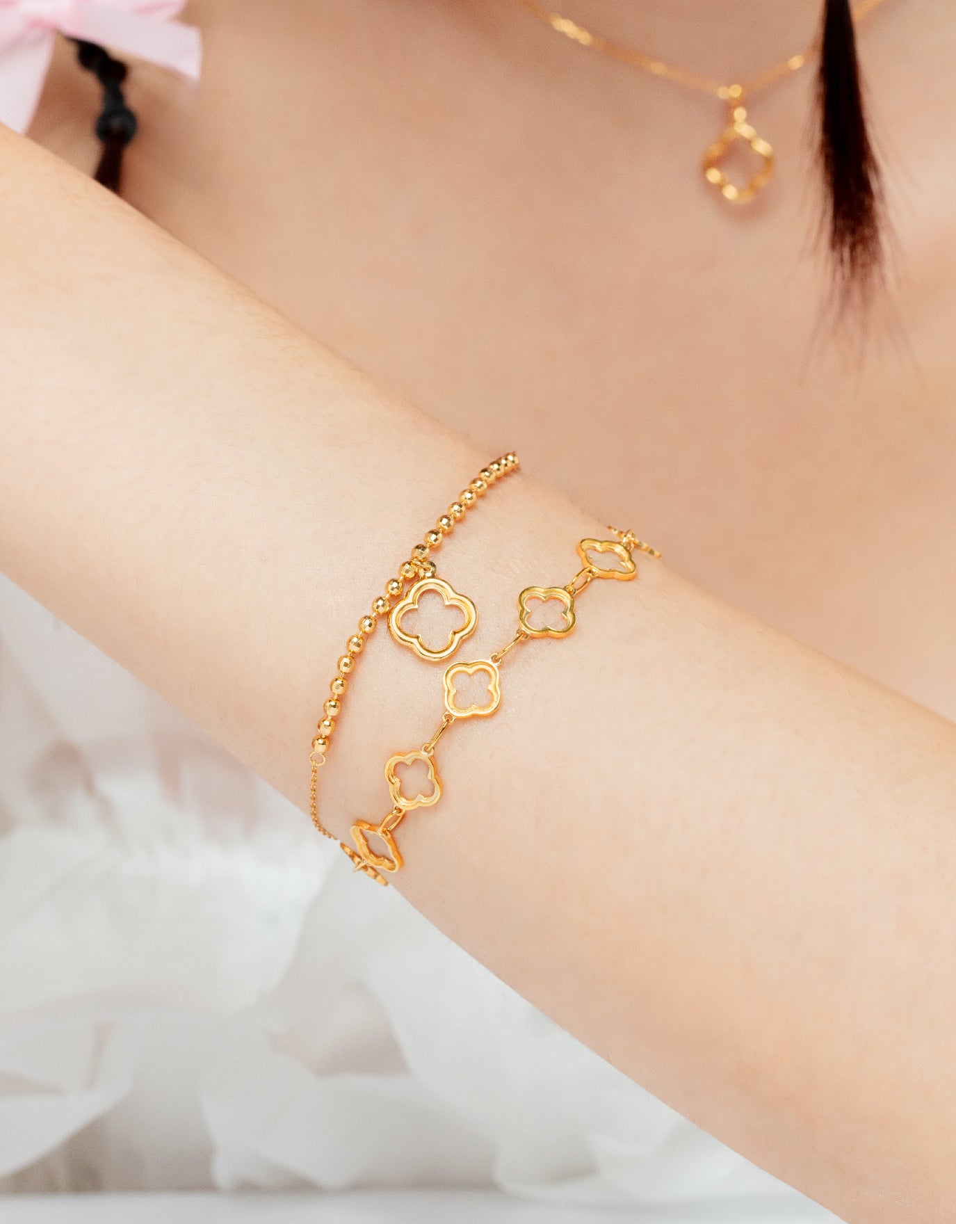 LVC MOD22 Clover Wreath Gold Bracelet – Love & Co.