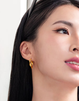 LVC MOD22 Curled Sash Gold Hoop Earrings