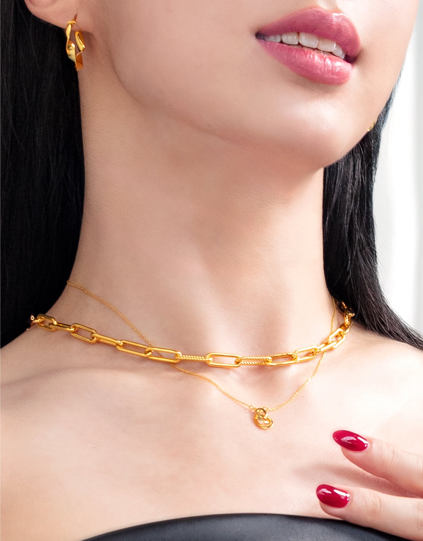 LVC MOD22 Trine Ties Gold Necklace