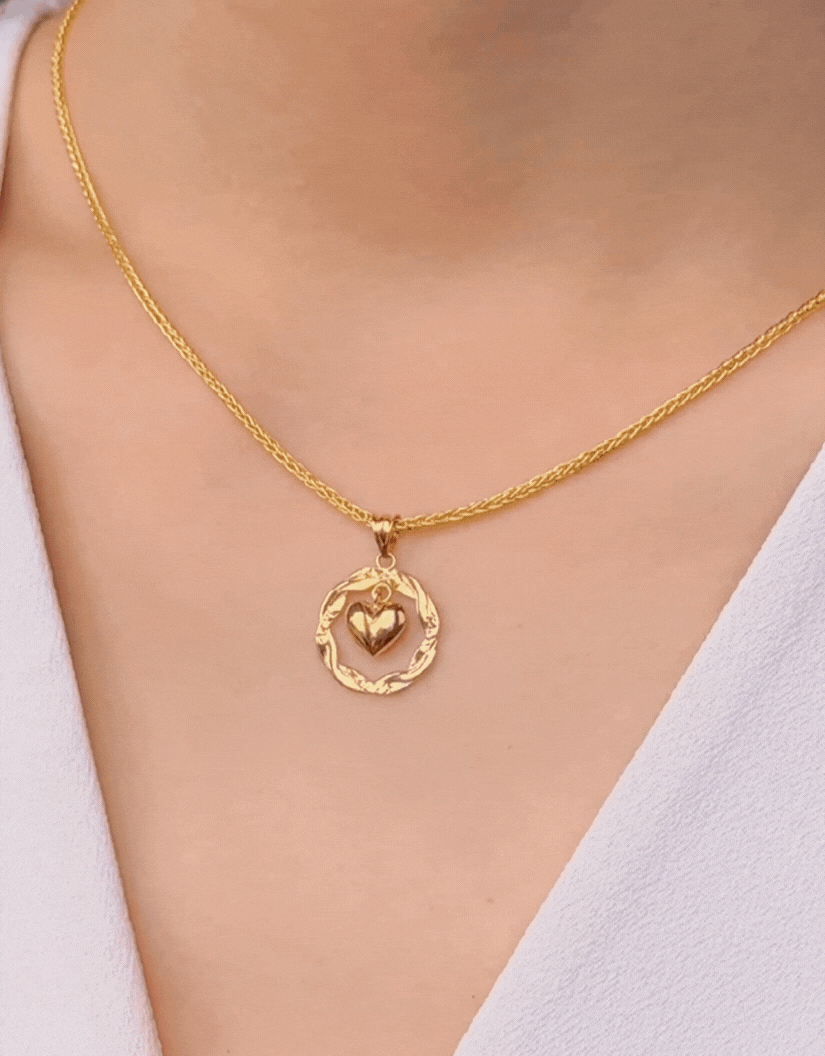 LVC MOD22 Heart Wreath Gold Pendant