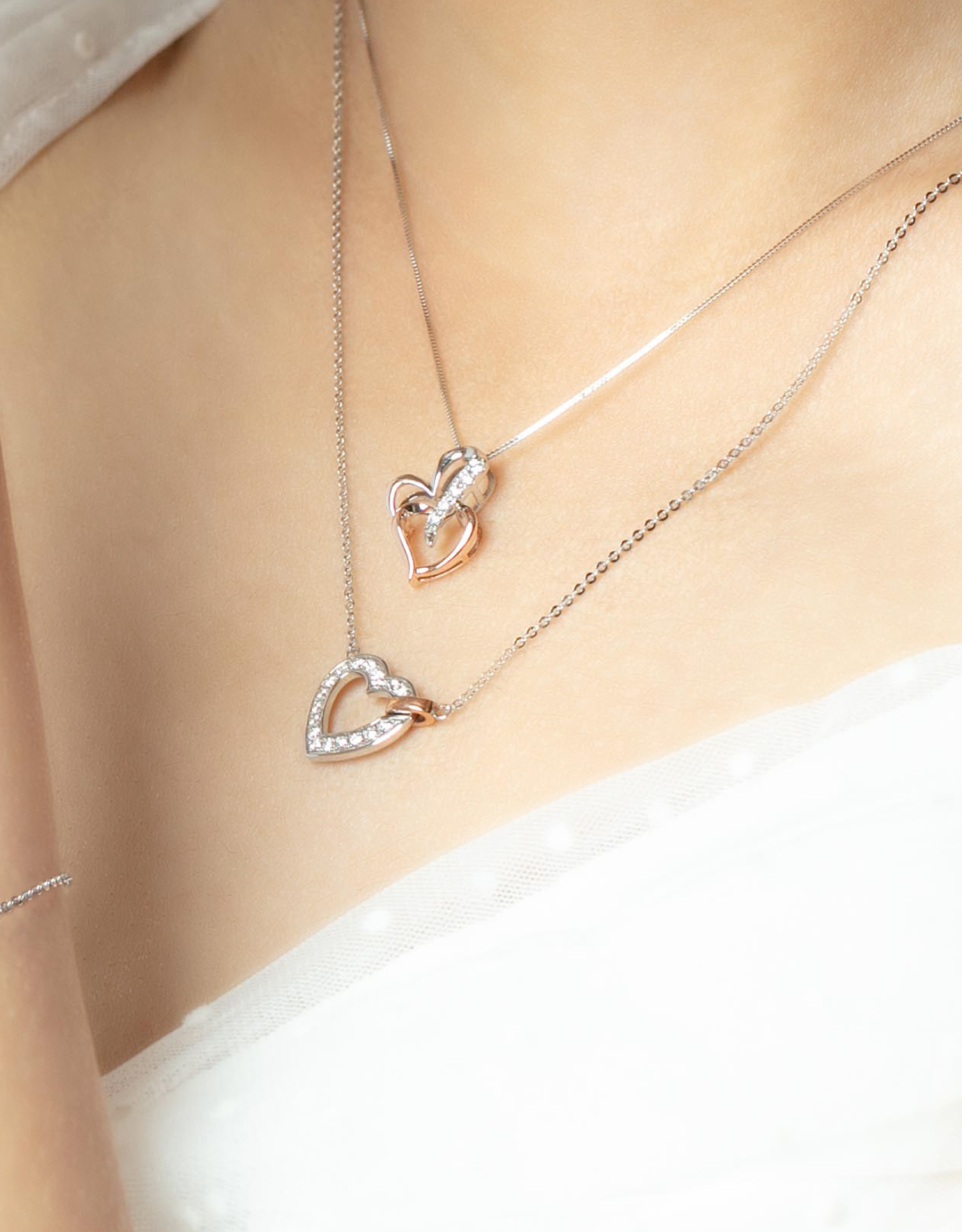 LVC Charmes Intertwined Hearts Diamond Pendant