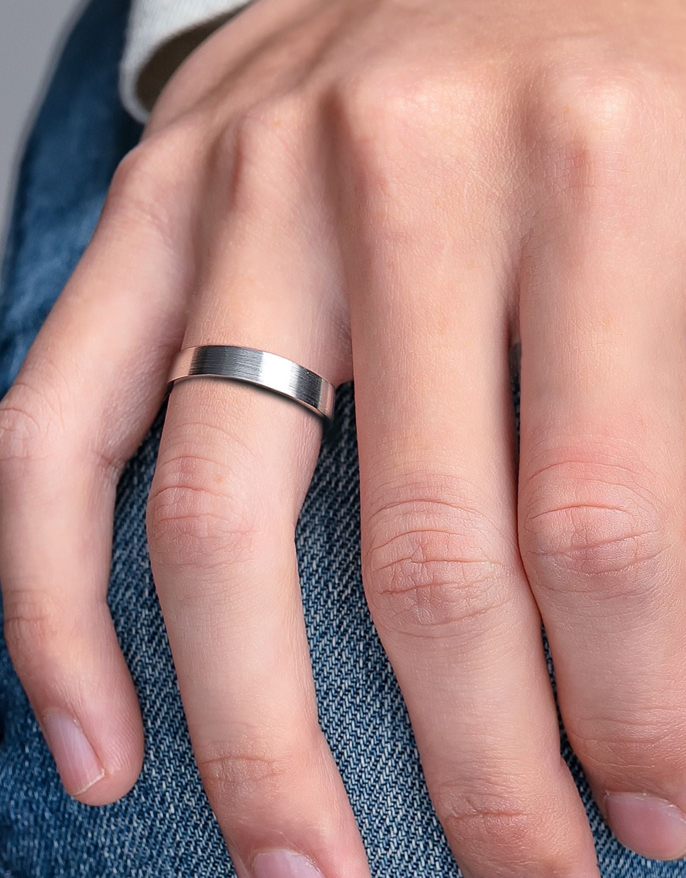 LVC Classique wedding band with a brushed finish