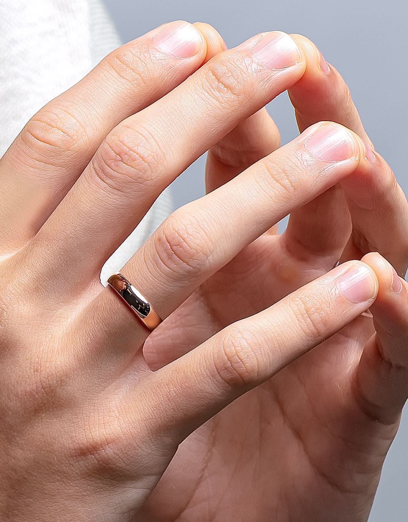 LVC Classique wedding band with a glossy finish