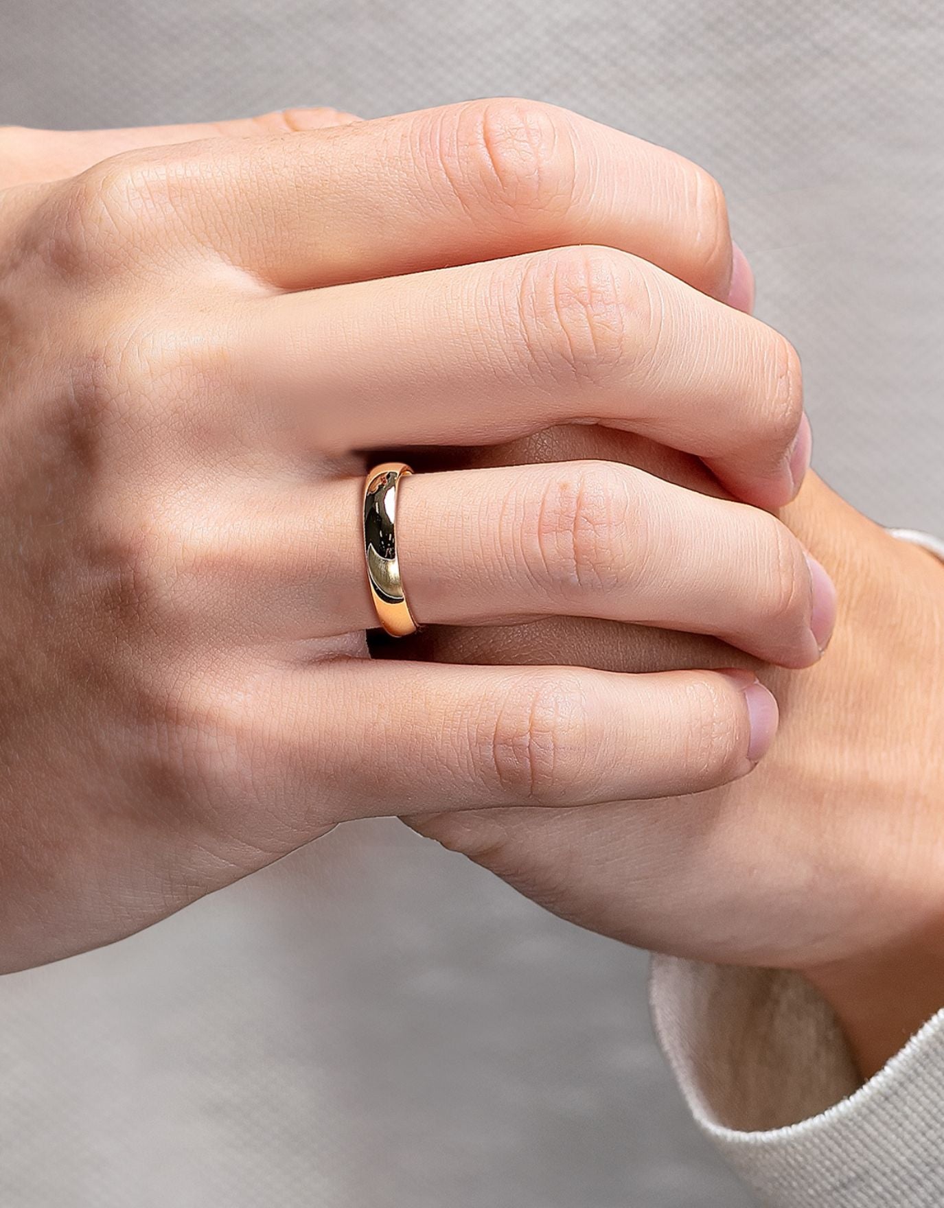 LVC Classique wedding band with a glossy finish