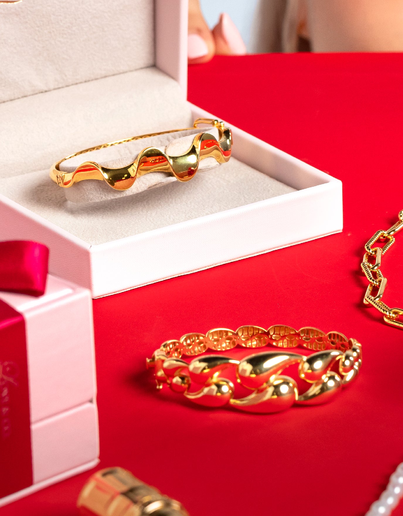 LVC MOD22 Echo Wave Gold Bangle