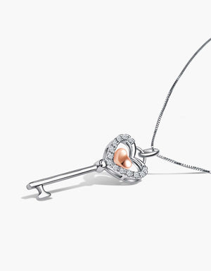 LVC Cheri Faithful Heart Key Diamond Pendant