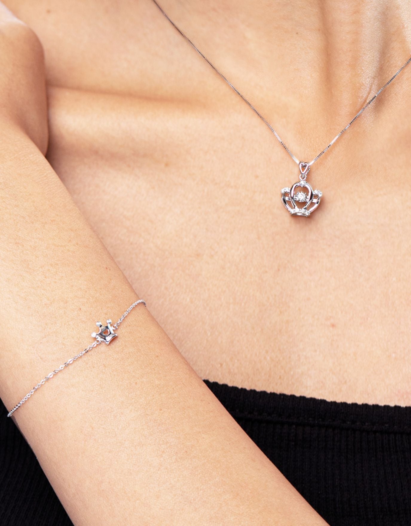 LVC Charmes Crown Diamond Pendant