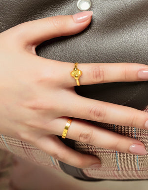 LVC 9IN Clover Embrace 999 Gold Ring