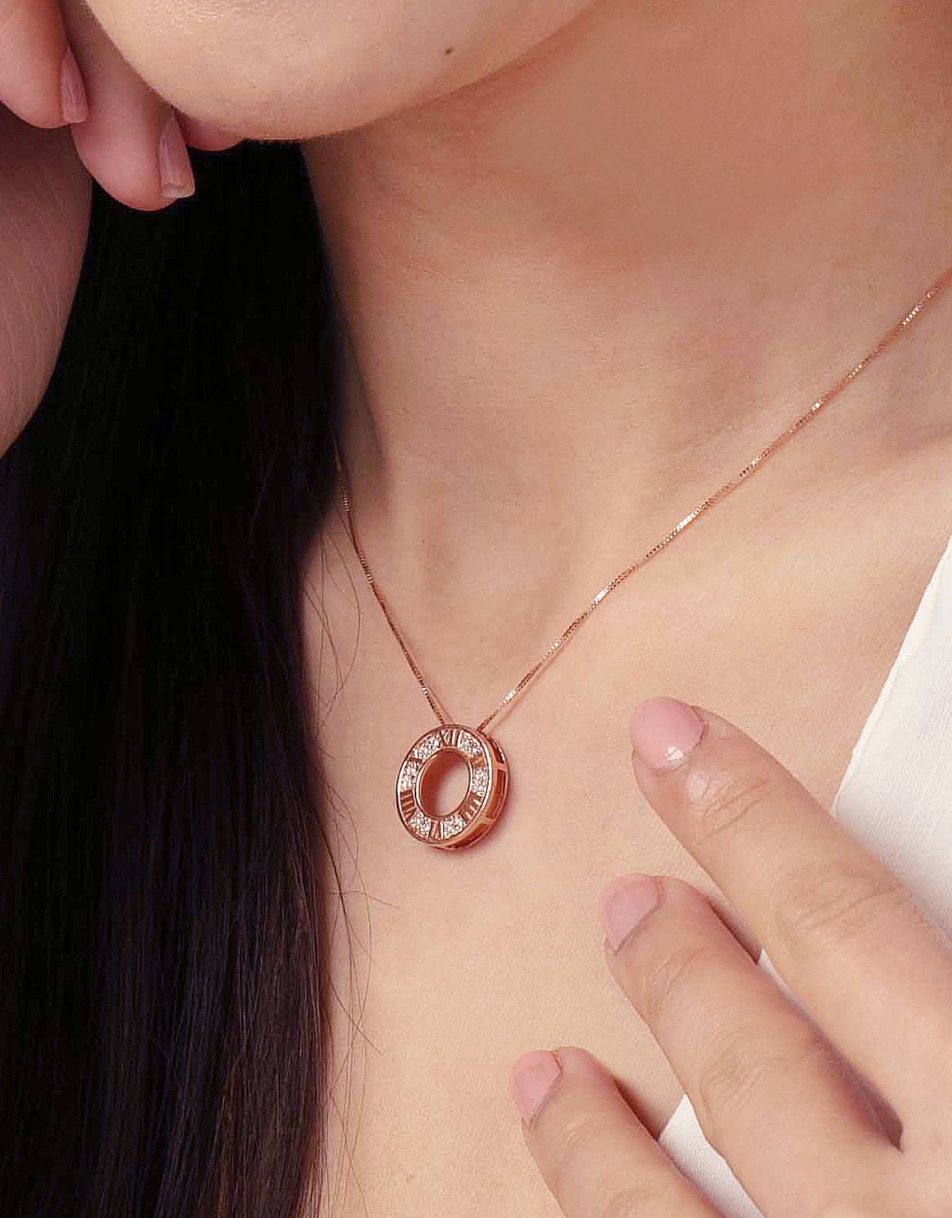 LVC Joie Centuries Diamond Pendant