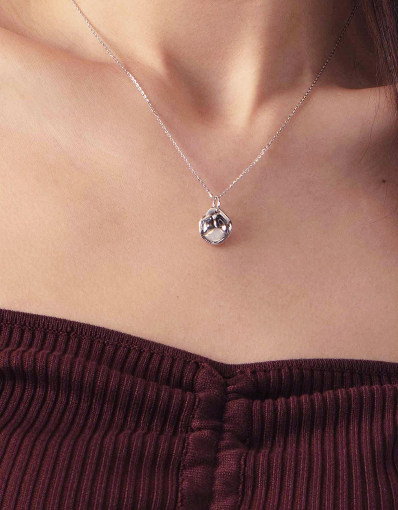 LVC 9TwentyFive Vintage Oval Charm Pendant