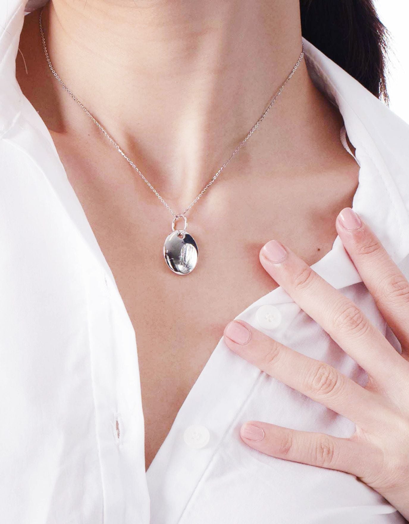 LVC 9TwentyFive Ava Oval Charm Pendant