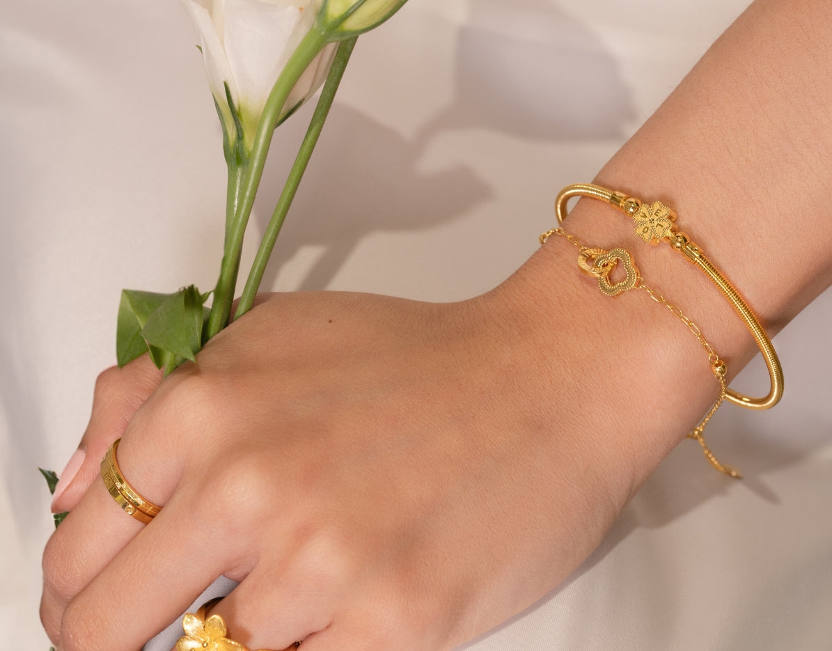 Gold bracelet best sale type bangles